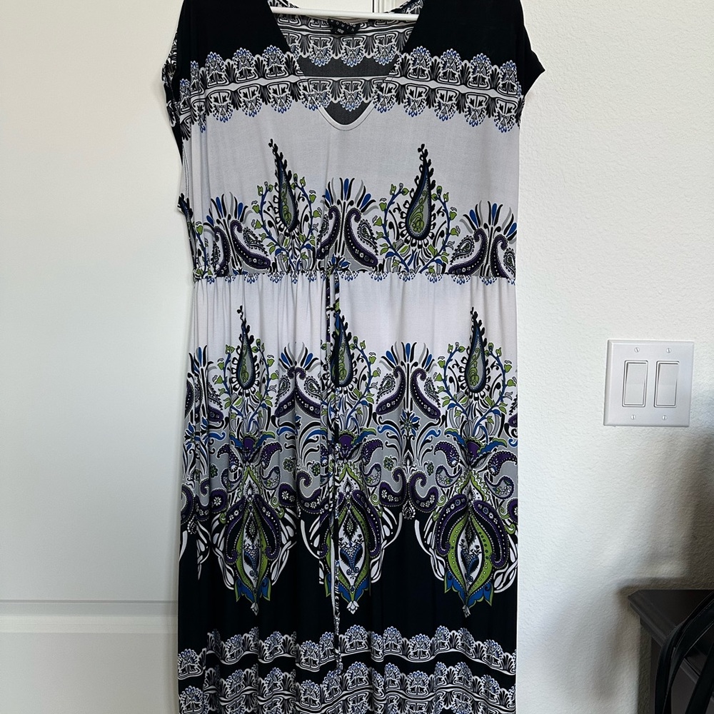 Enfocus Studio Black and Gray Maxi Dress with Blue and Green Accents